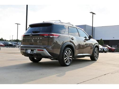 2024 Nissan Pathfinder Platinum