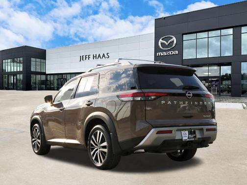 2024 Nissan Pathfinder Platinum