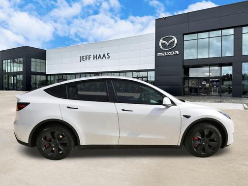 2024 Tesla Model Y Long Range