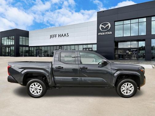 UNDERGROUND 2025 Toyota Tacoma SR