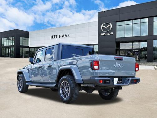 2022 Jeep Gladiator Overland