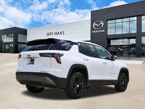 Summit White 2026 Chevrolet Equinox LT