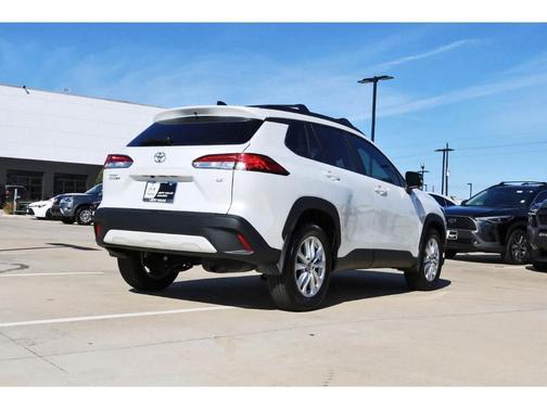 2025 Toyota Corolla Cross LE