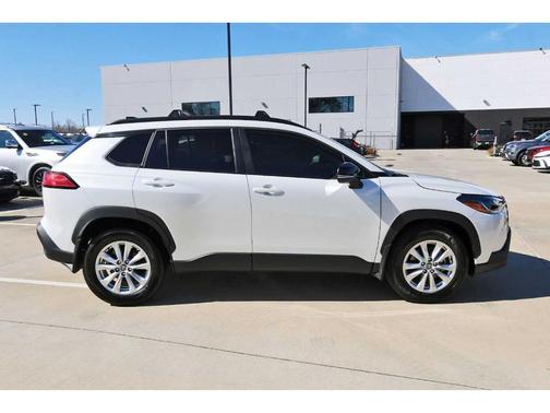 2025 Toyota Corolla Cross LE