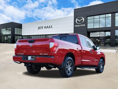 2024 Nissan Titan SV