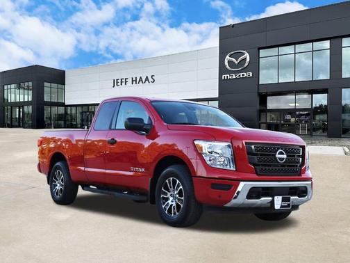 2024 Nissan Titan SV
