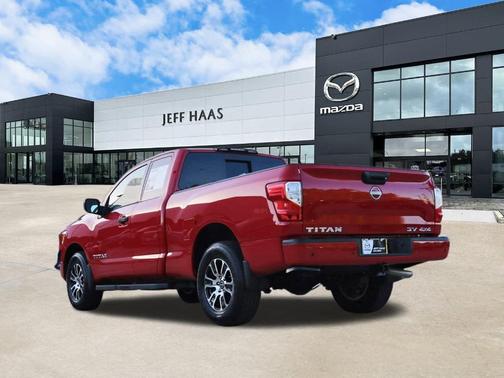 2024 Nissan Titan SV