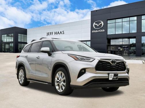 Celestial Silver Metallic 2023 Toyota Highlander Limited
