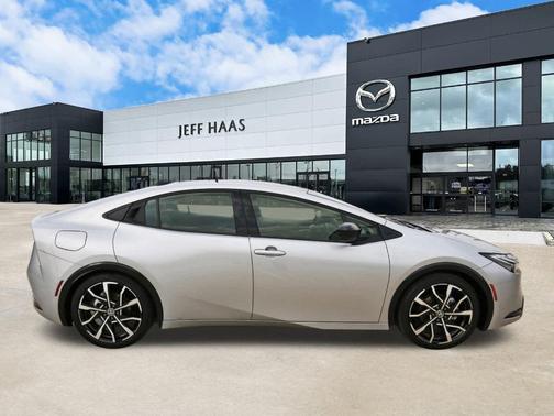 2025 Toyota Prius Plug-In Hybrid XSE