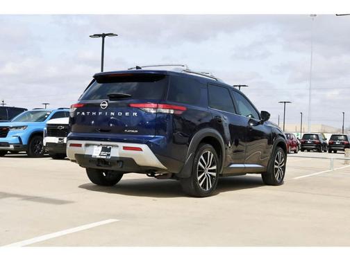 2025 Nissan Pathfinder Platinum