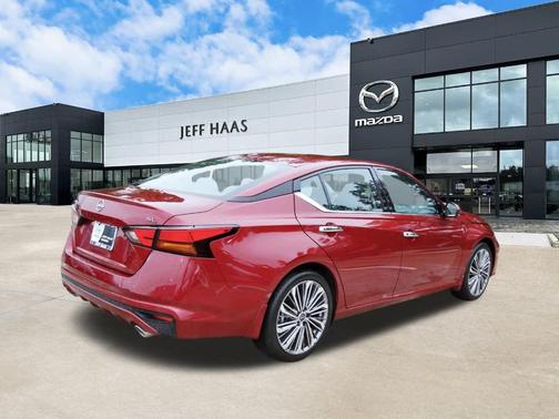 2025 Nissan Altima SL