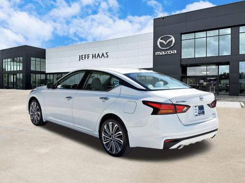 2025 Nissan Altima SL