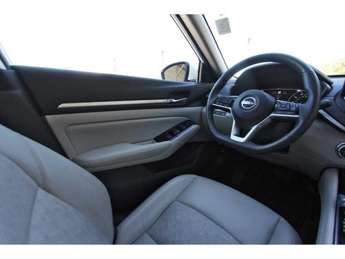 2025 Nissan Altima SL