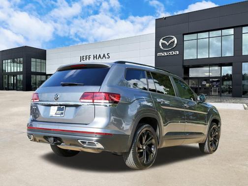 2022 Volkswagen Atlas 3.6L SE w/Technology