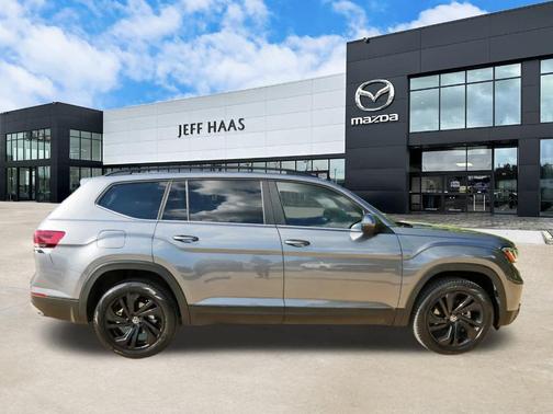 2022 Volkswagen Atlas 3.6L SE w/Technology