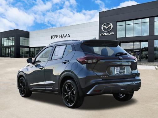 2024 Nissan Kicks SR