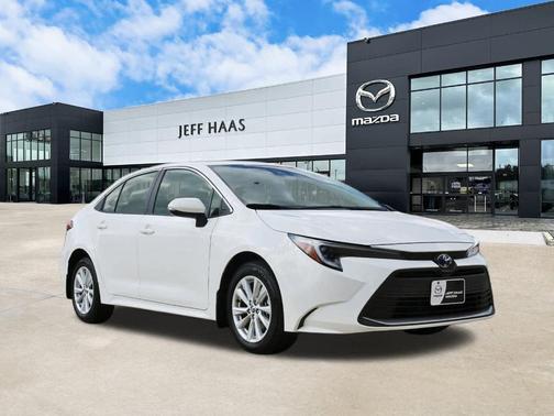 2025 Toyota Corolla Hybrid XLE