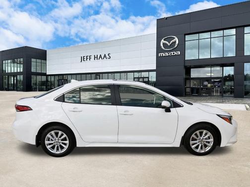 2025 Toyota Corolla Hybrid XLE