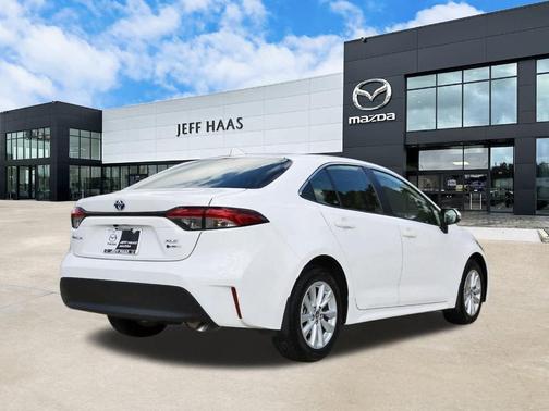 2025 Toyota Corolla Hybrid XLE