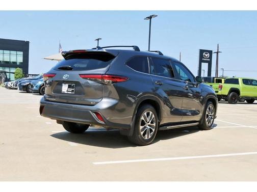 2023 Toyota Highlander Hybrid XLE