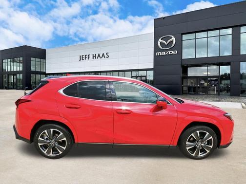 Redline 2024 Lexus UX 250h Premium