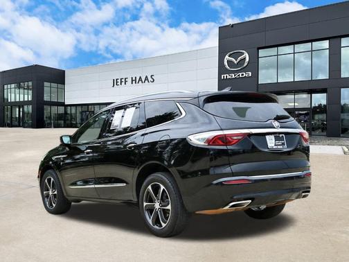2022 Buick Enclave Essence