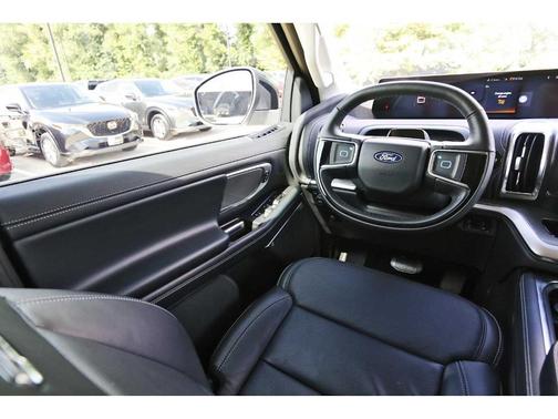 Space Silver 2025 Ford Expedition Platinum