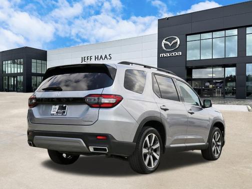 2024 Honda Pilot Touring
