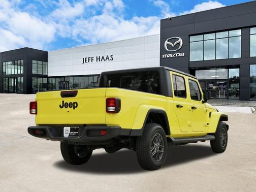 2024 Jeep Gladiator Sport