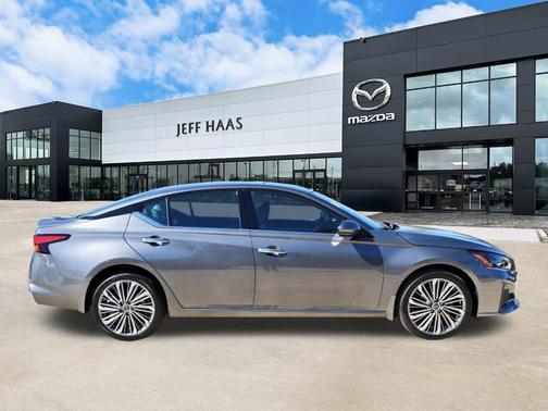 2025 Nissan Altima SL