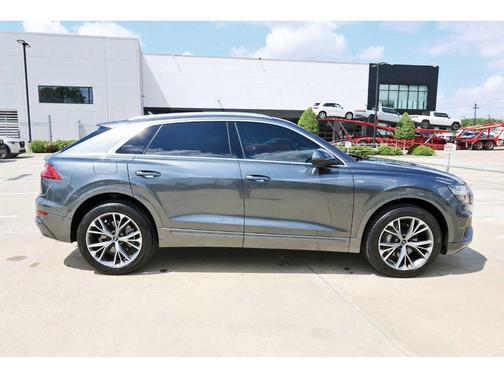 Daytona Gray Pearl Effect 2021 Audi Q8 55 Premium Plus