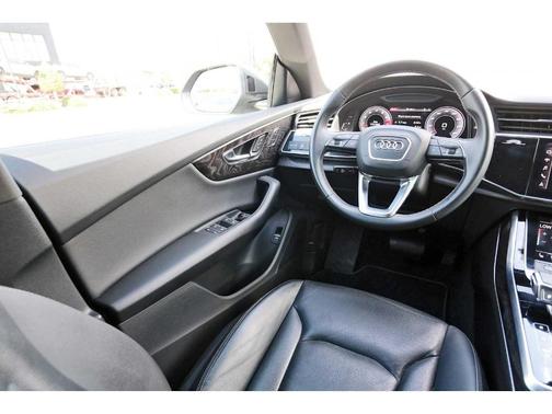 Daytona Gray Pearl Effect 2021 Audi Q8 55 Premium Plus