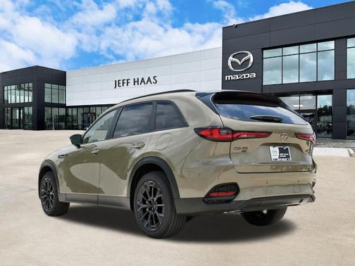 Zircon Sand Metallic 2026 Mazda CX-70 3.3 TURBO PREFERRED