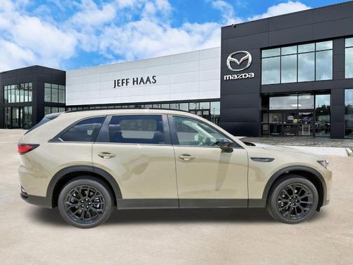 Zircon Sand Metallic 2026 Mazda CX-70 3.3 TURBO PREFERRED