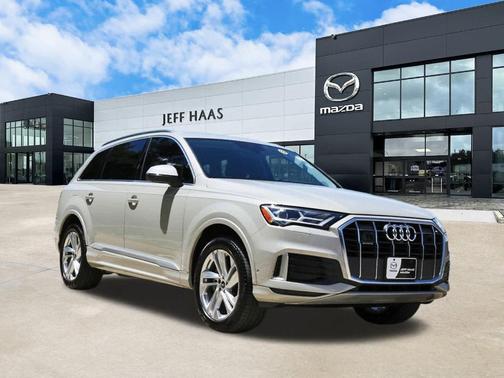 2022 Audi Q7 45 Premium Plus