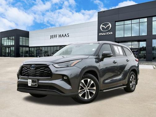 2023 Toyota Highlander Hybrid XLE