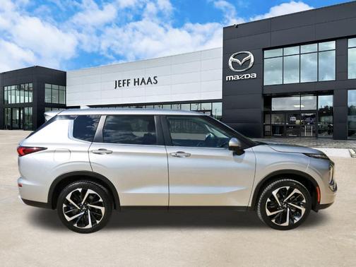 2022 Mitsubishi Outlander SE