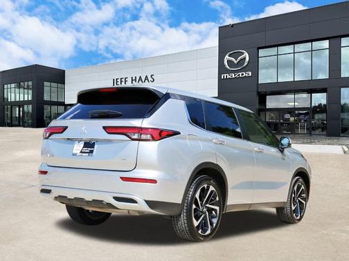 2022 Mitsubishi Outlander SE