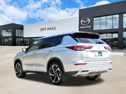 2022 Mitsubishi Outlander SE