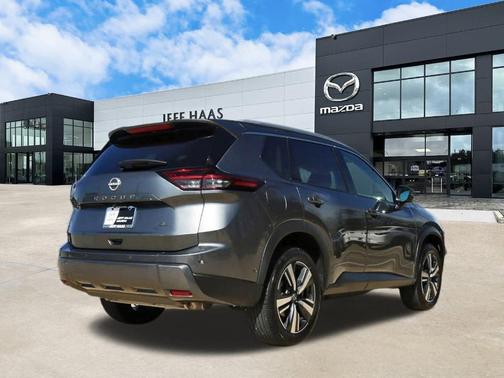 2025 Nissan Rogue SL