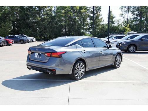 2025 Nissan Altima SL