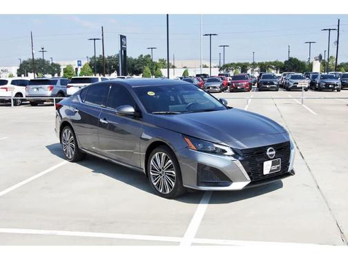2025 Nissan Altima SL