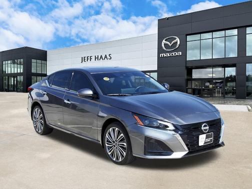 2025 Nissan Altima SL