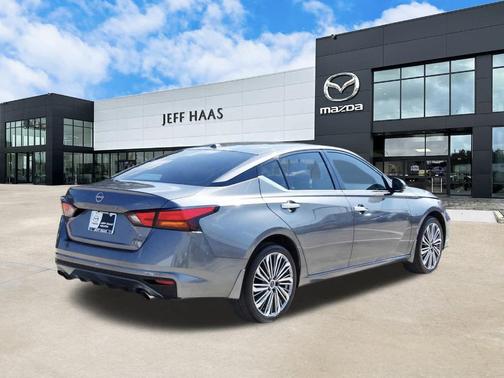 2025 Nissan Altima SL