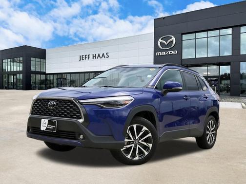 2024 Toyota Corolla Cross XLE