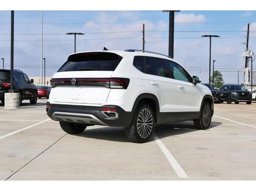 2025 Volkswagen Taos 1.5T SE