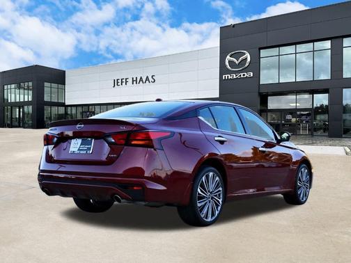 2025 Nissan Altima SL