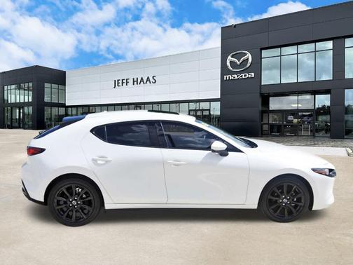 2022 Mazda Mazda3 FWD w/Premium Package