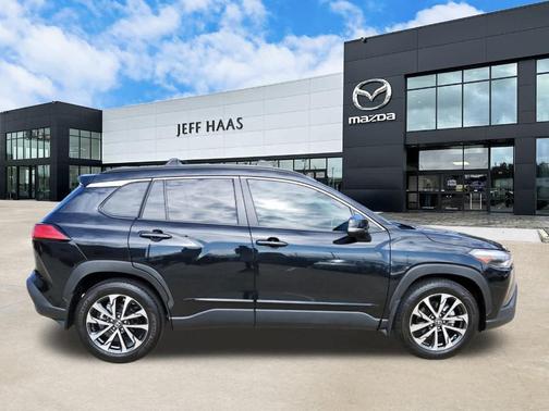 2024 Toyota Corolla Cross XLE