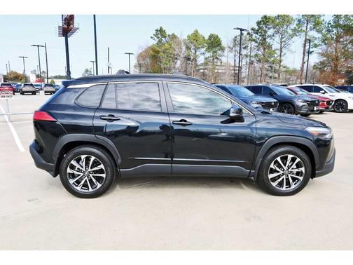 2024 Toyota Corolla Cross XLE